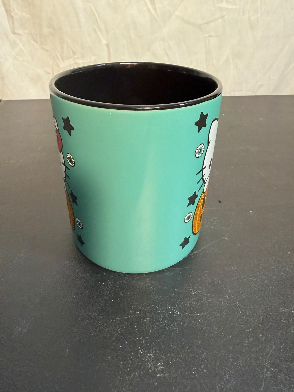 Hello Kitty Halloween Glitter Pumpkin Ceramic Mug 20 oz Silver Buffalo - Wormhole Thrift