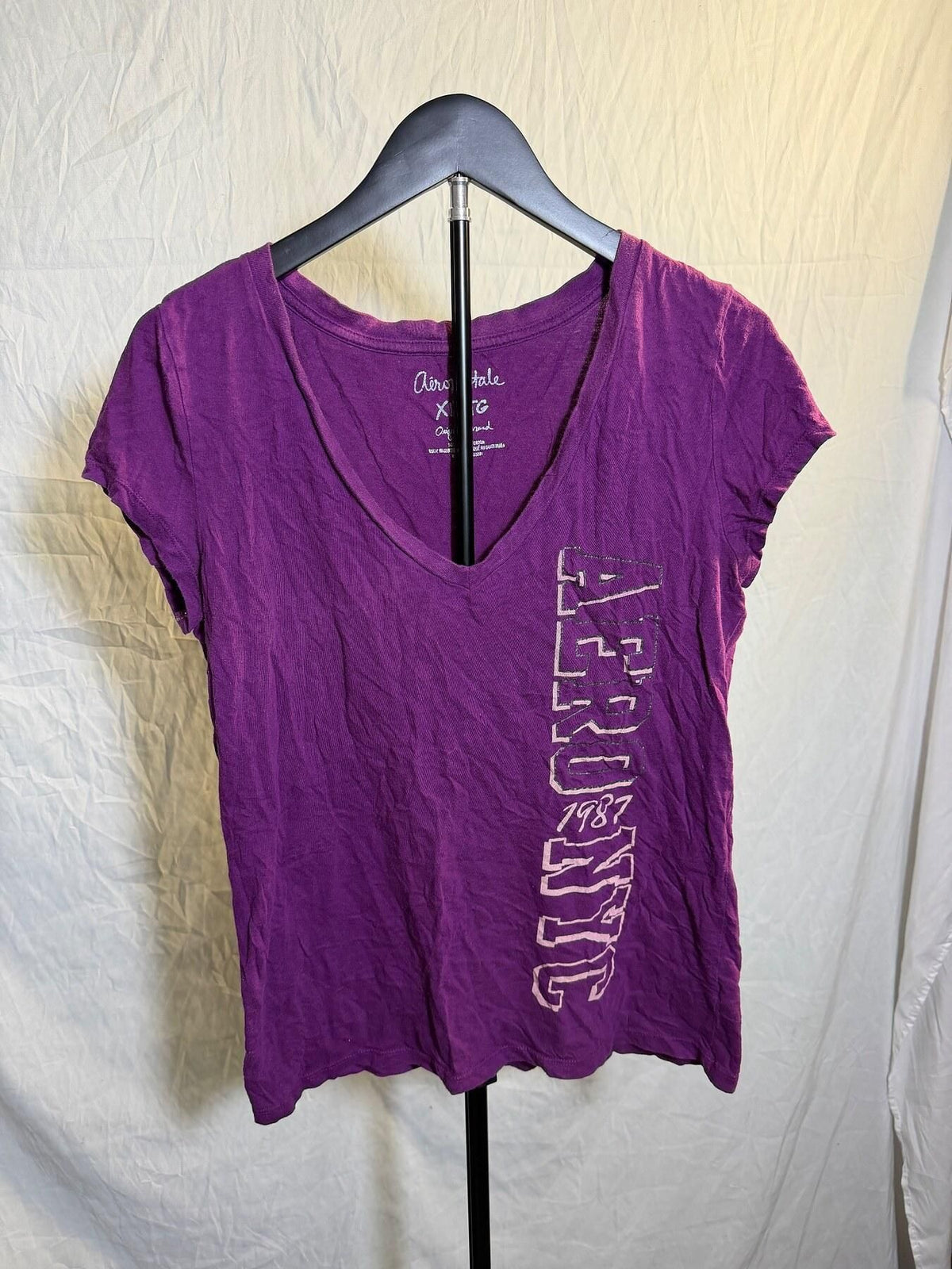 Aeropostale Women's XL Purple V-Neck T-Shirt AERO 1987 Graphic - Wormhole Thrift