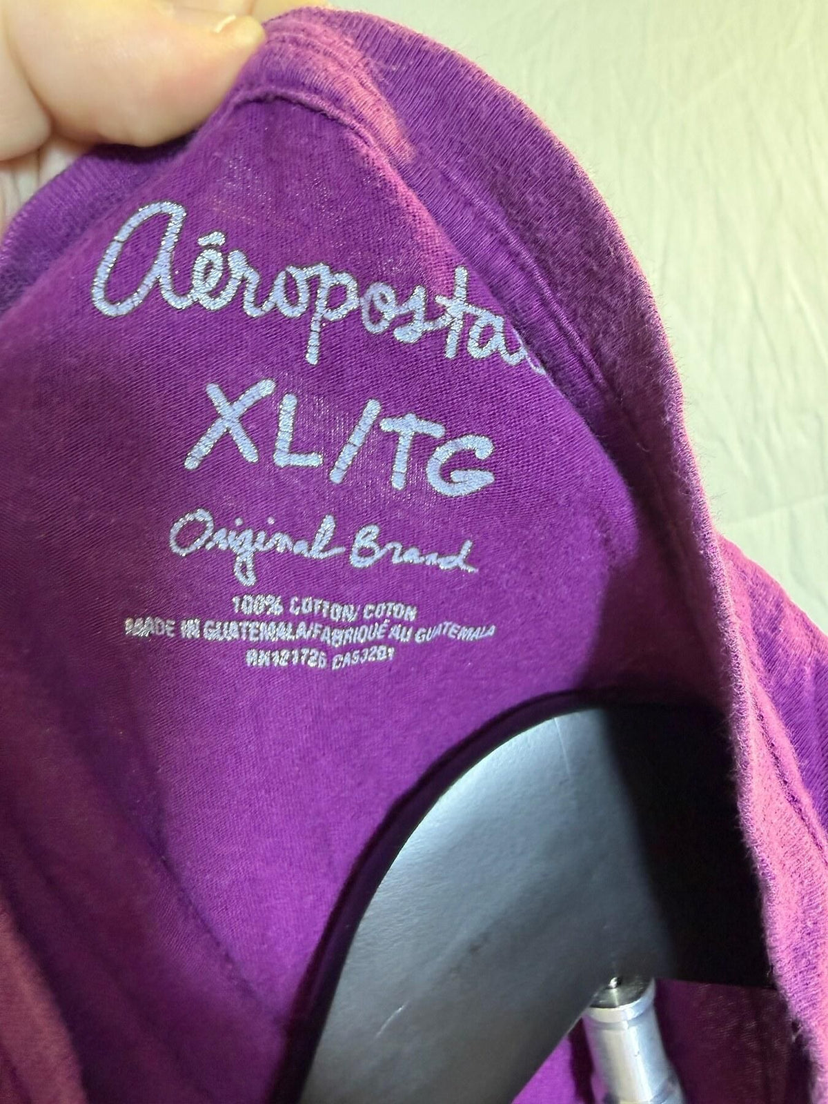 Aeropostale Women's XL Purple V-Neck T-Shirt AERO 1987 Graphic - Wormhole Thrift