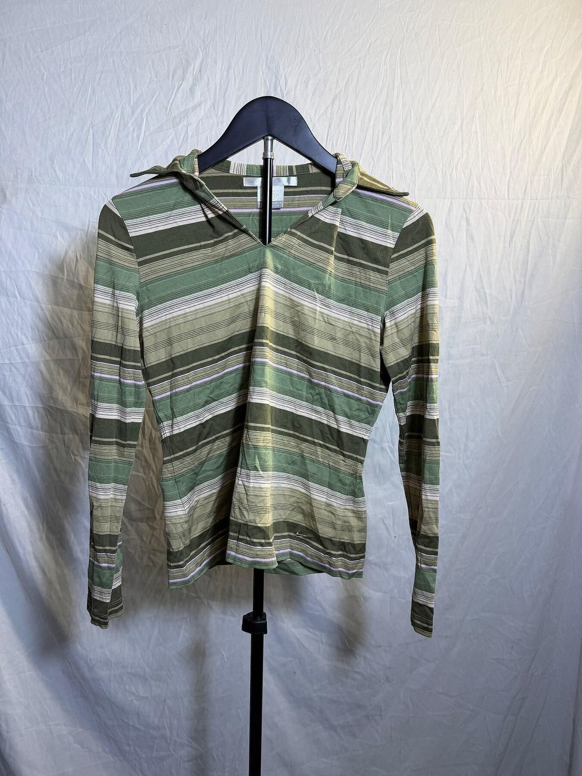 Nike Golf Women's Striped Long Sleeve Collared V-Neck Top Size S - Wormhole Thrift