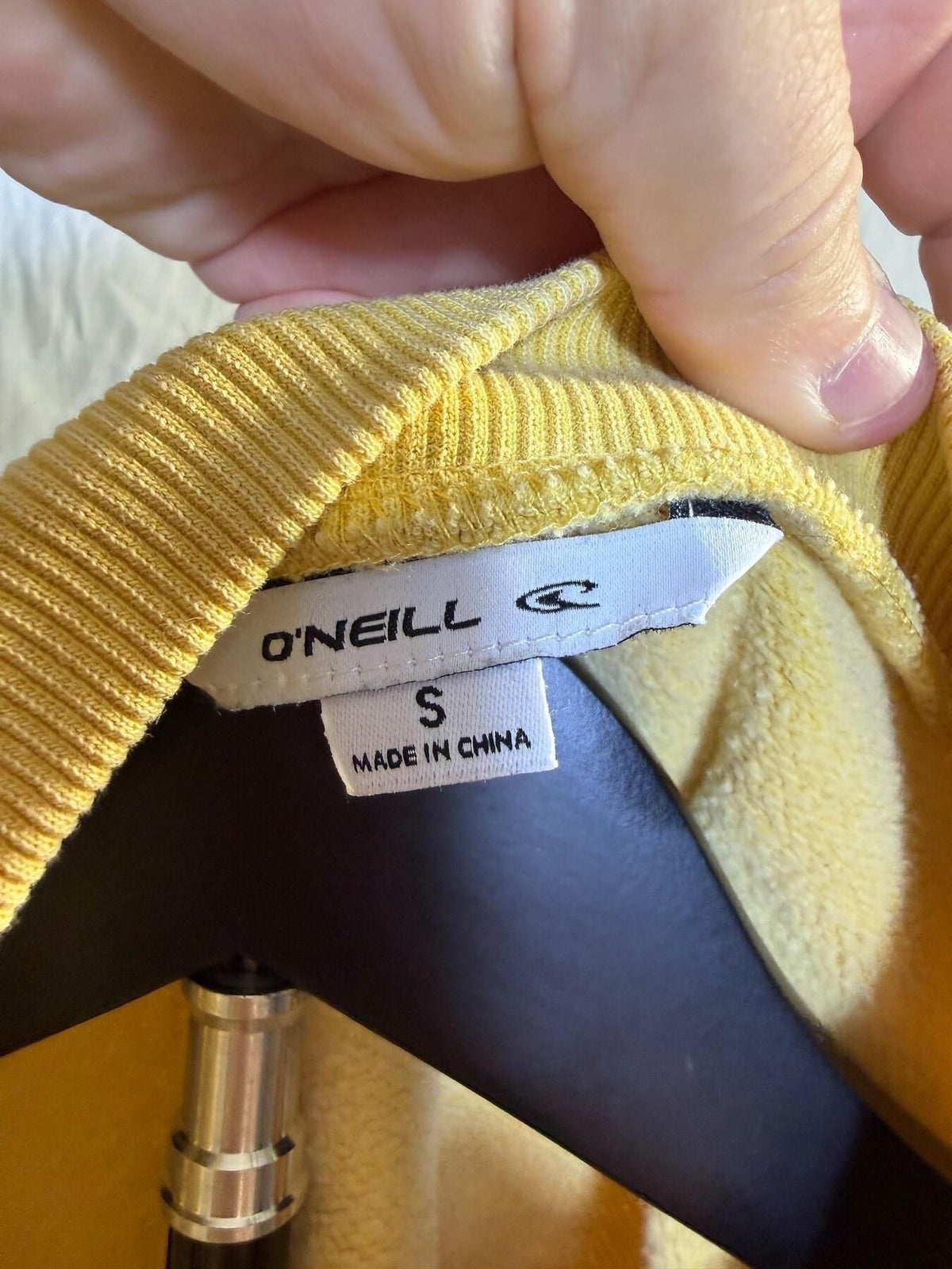 O'Neill Women's Yellow Sun Lover Cropped Sweatshirt Size S - Wormhole Thrift