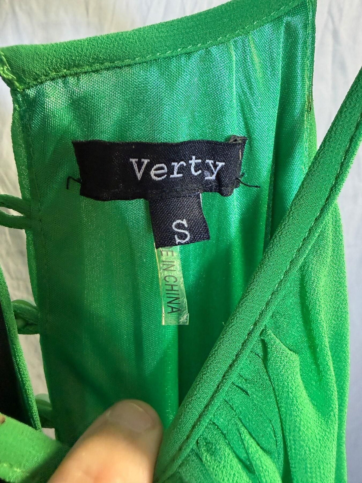 Verty Women's Small Green Halter V-Neck Empire Waist Dress - Wormhole Thrift