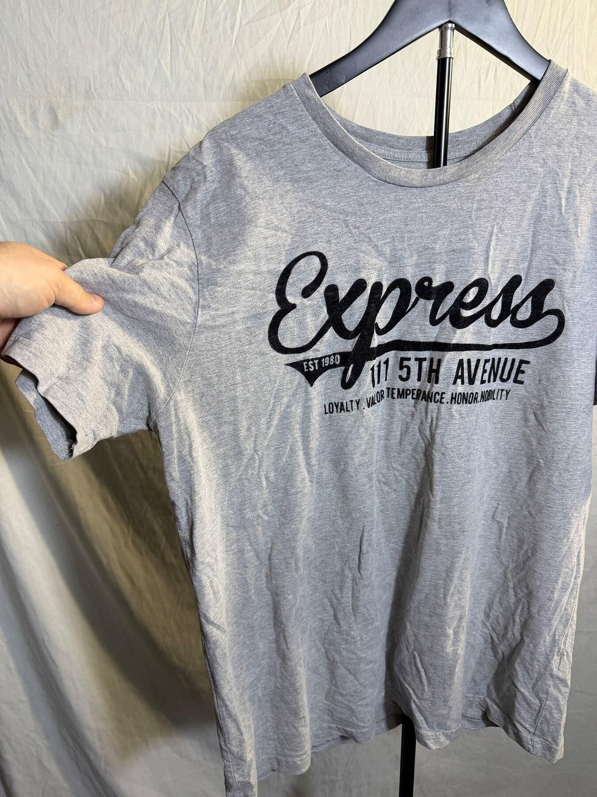 Express Men's Grey Graphic T-Shirt XL 111 5th Avenue - Wormhole Thrift