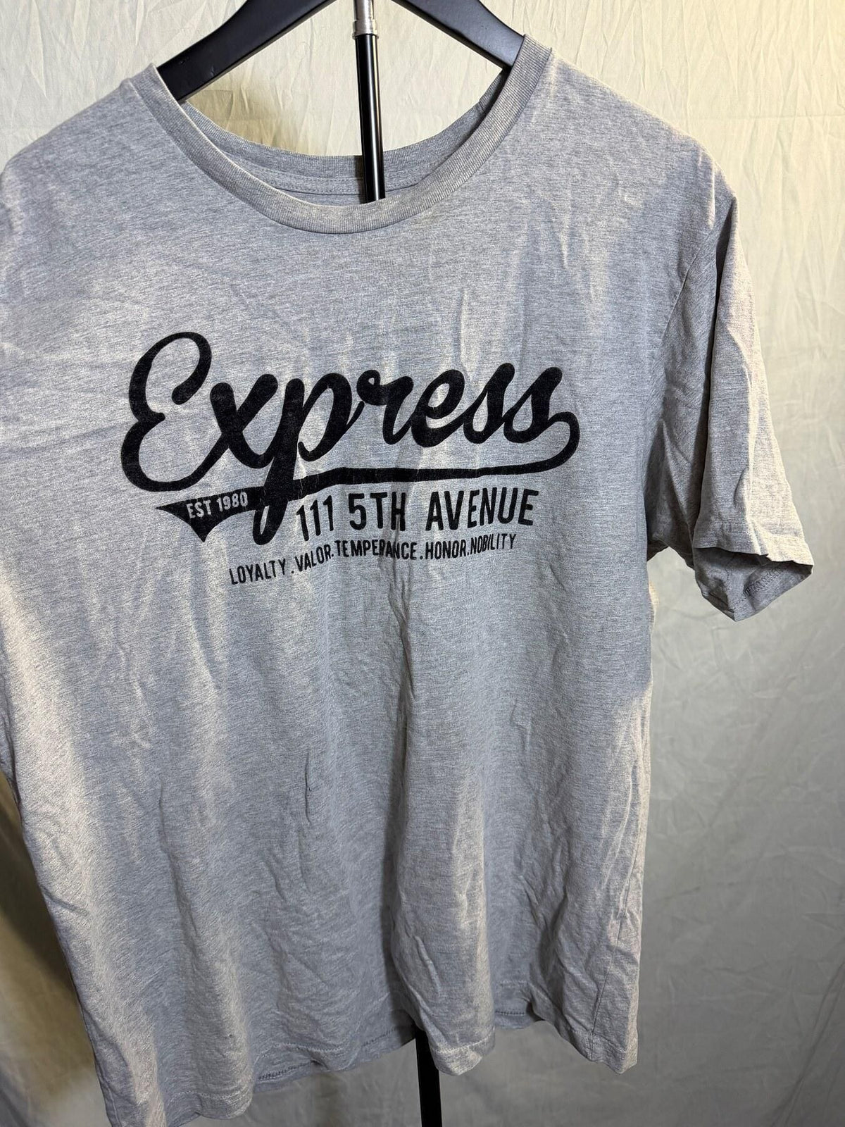 Express Men's Grey Graphic T-Shirt XL 111 5th Avenue - Wormhole Thrift