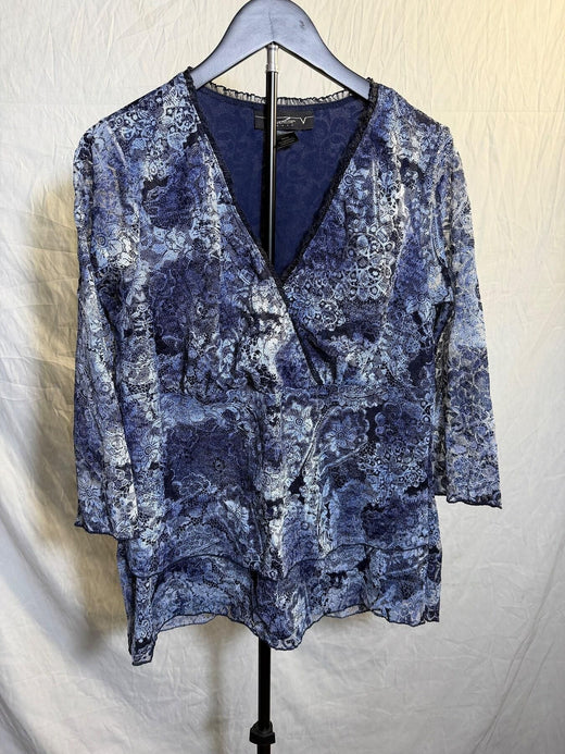 Vintage Venezia Women's Blue Floral Lace Wrap V-Neck Blouse 14/16 - Wormhole Thrift