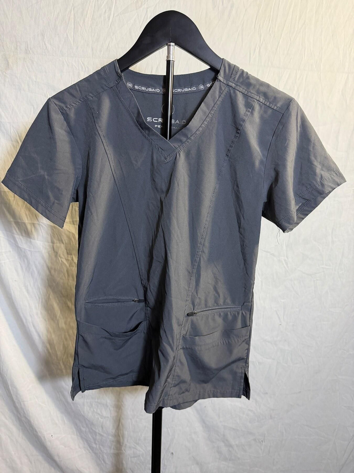 SCRUBAID Performance V-Neck Scrub Top Women's Size S Gray - Wormhole Thrift