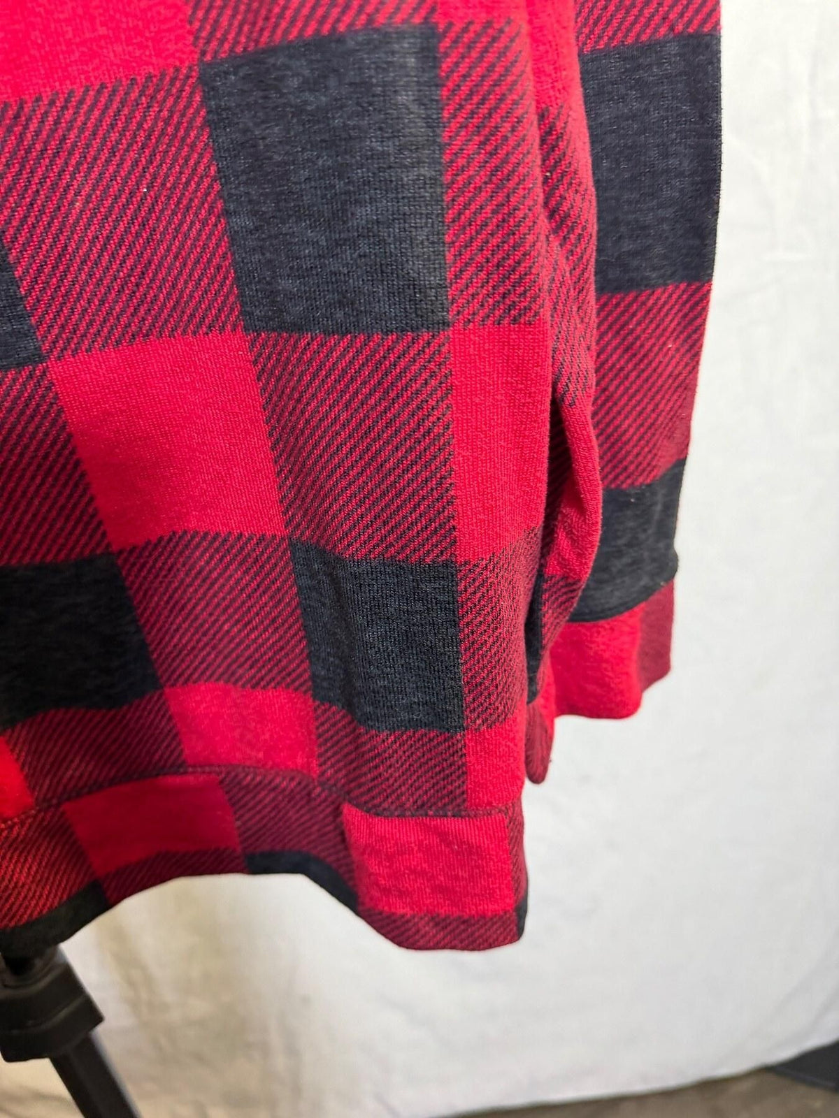 Secret Treasures Women's Red Black Buffalo Plaid Long Sleeve Top M (8-10) - Wormhole Thrift