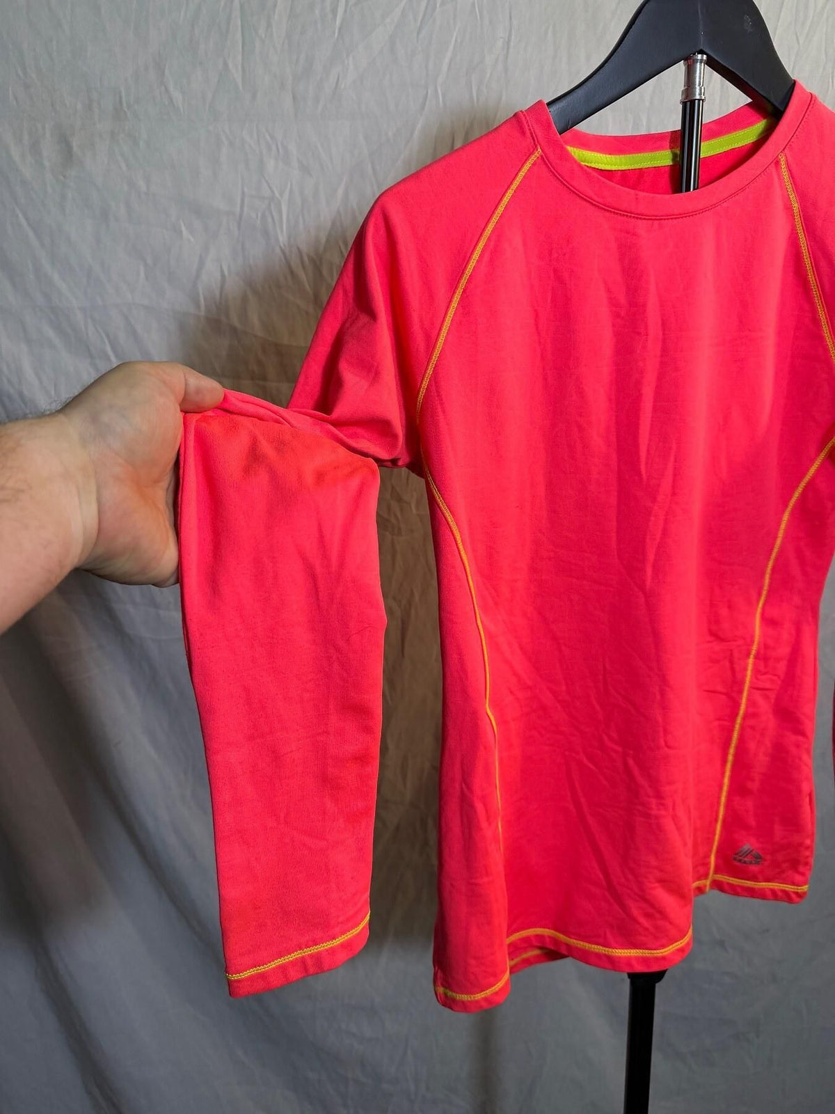 RBX Performance Long Sleeve Athletic Top Women's Small Neon Pink - Wormhole Thrift