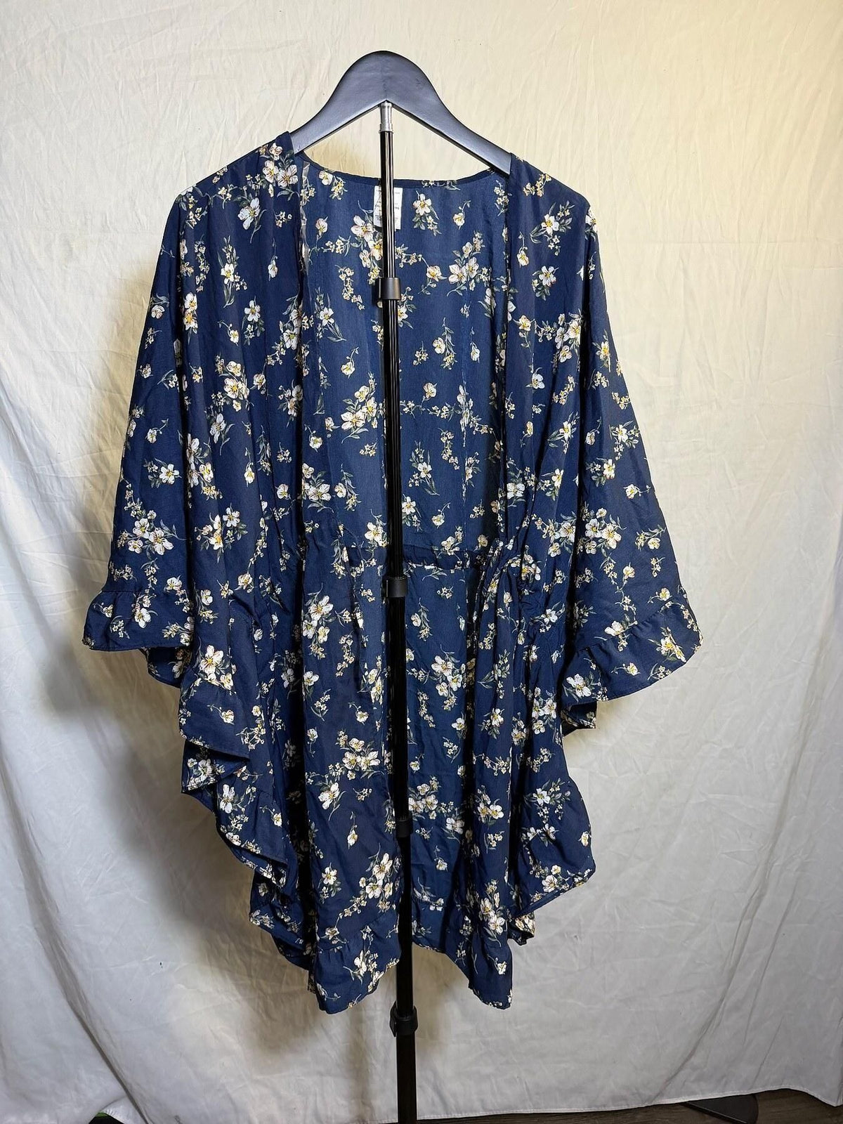 Women's Plus Size Floral Kimono Cardigan Top NWT XL-3X - Wormhole Thrift