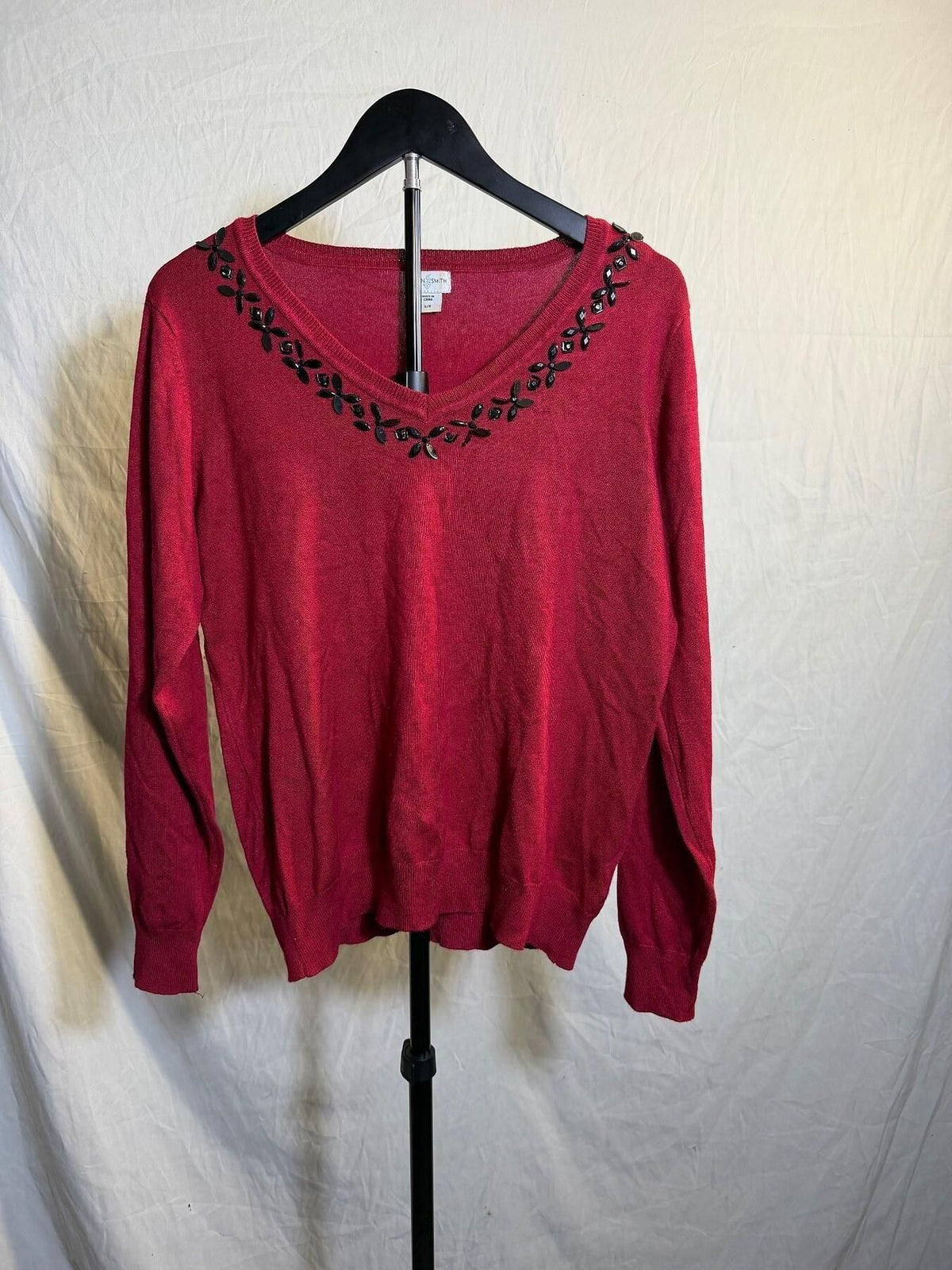 Jaclyn Smith Women's Red Beaded V-Neck Pullover Sweater Size L - Wormhole Thrift