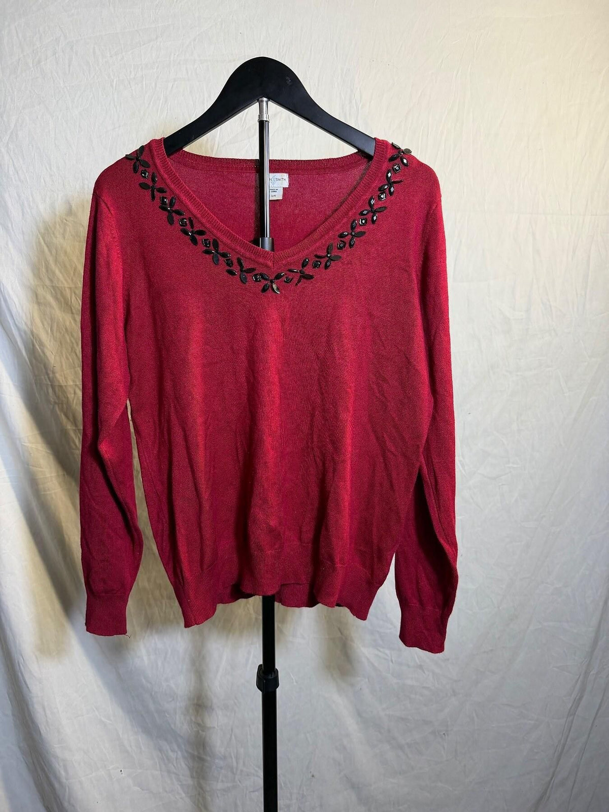 Jaclyn Smith Women's Red Beaded V-Neck Pullover Sweater Size L - Wormhole Thrift