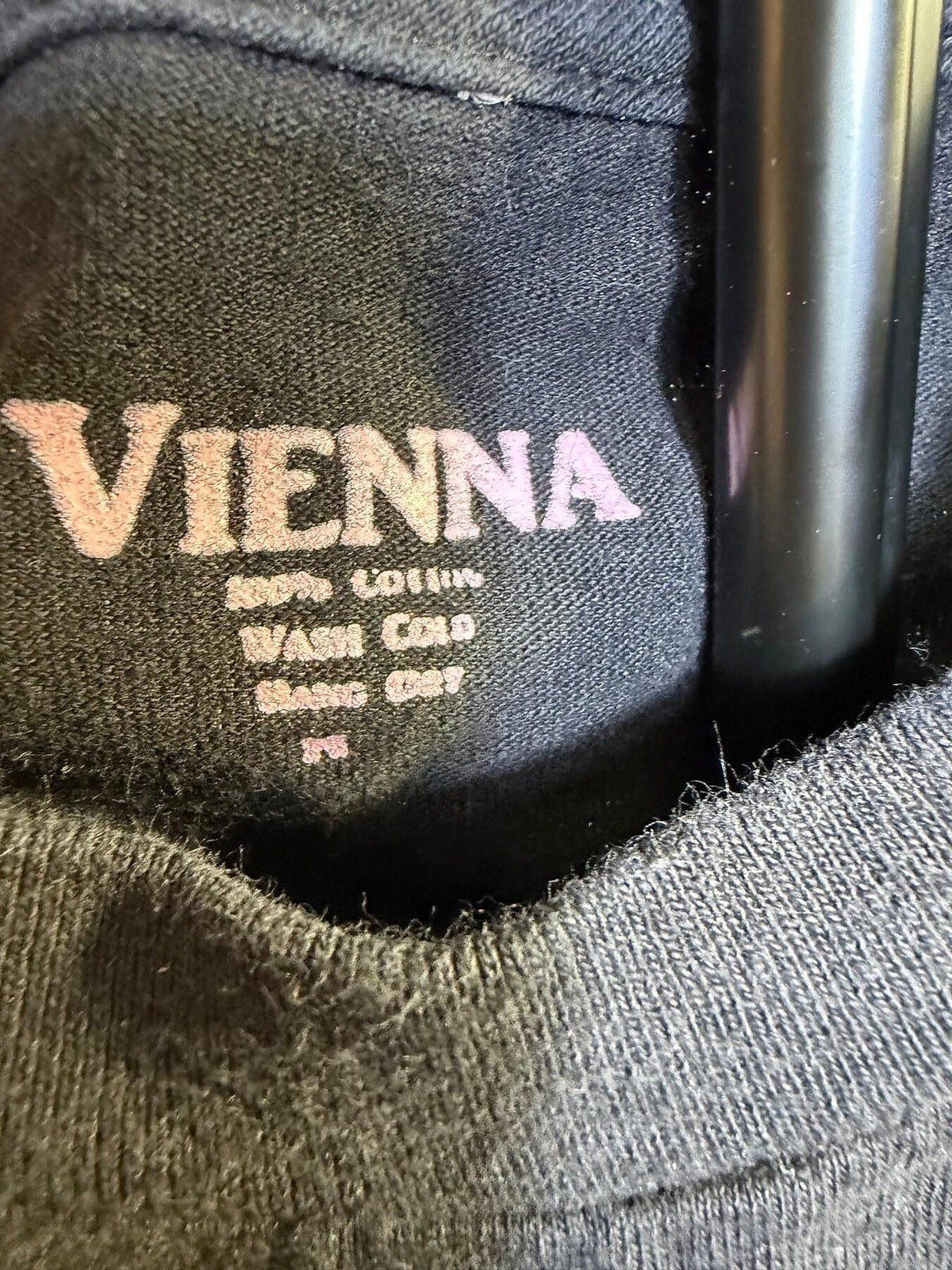 VIENNA Black 100% Cotton Graphic T-Shirt Cherub Umbrella Size M - Wormhole Thrift