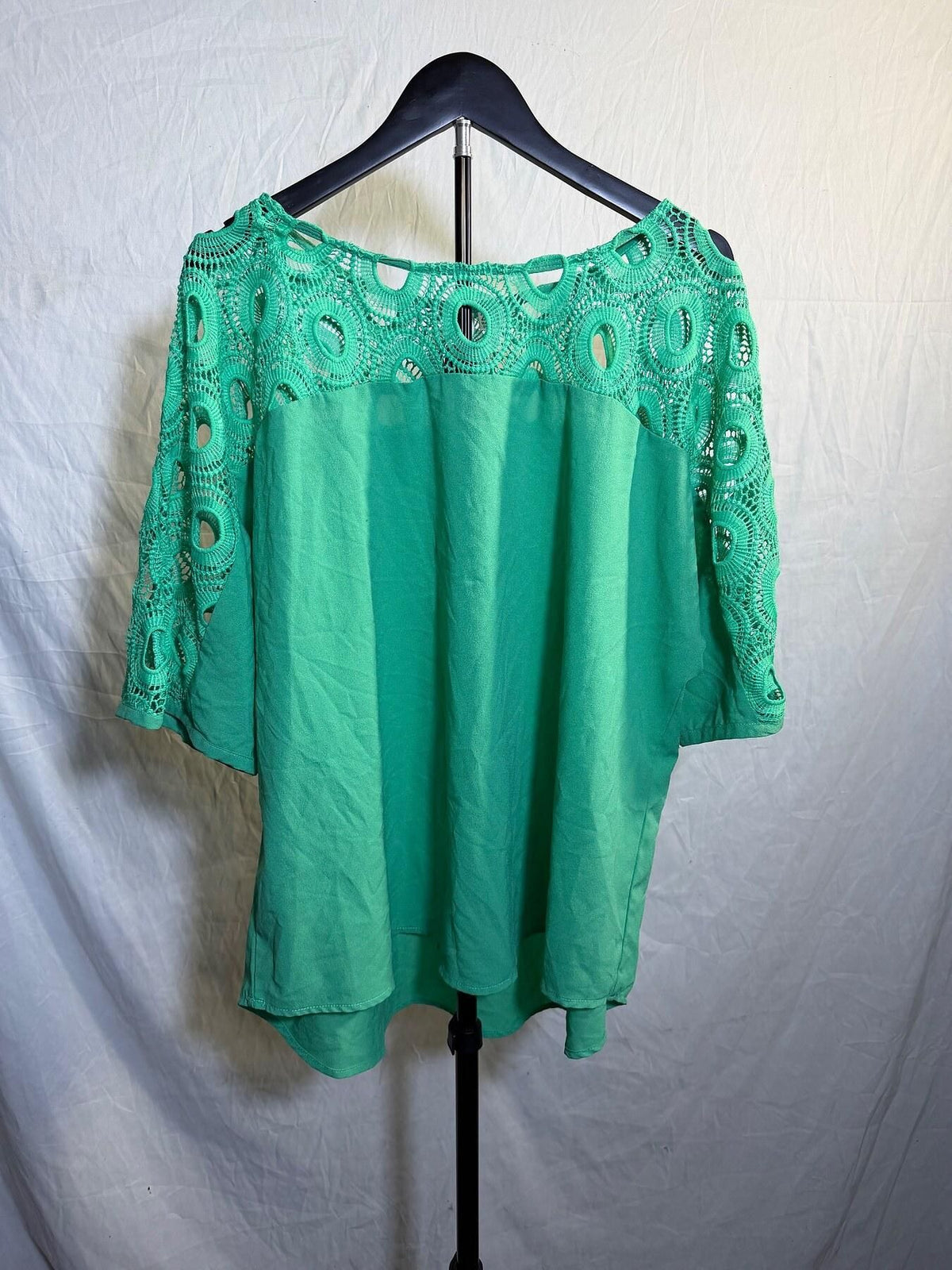 S!STAR Women's Green Crochet Yoke Blouse Top Size 2XL - Wormhole Thrift