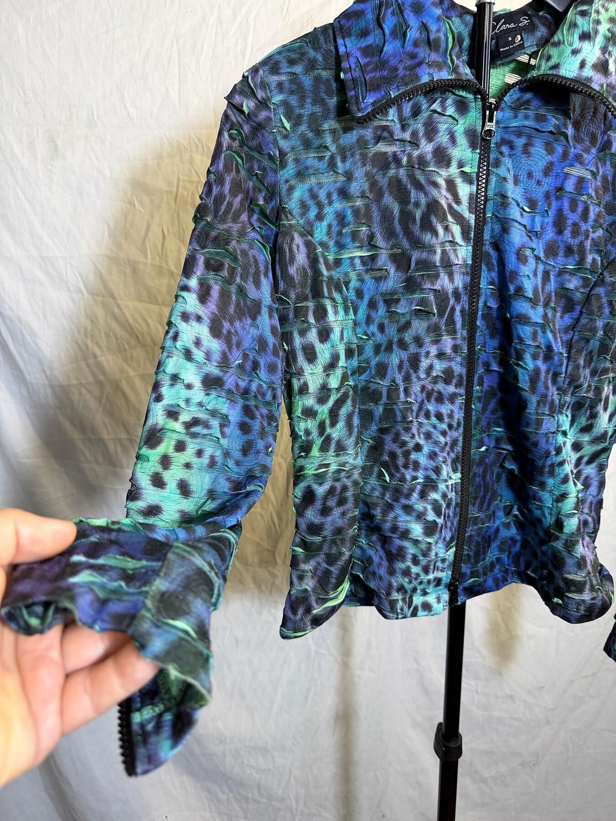 Clara S. Blue Green Black Leopard Print Crinkle Full Zip Jacket S - Wormhole Thrift