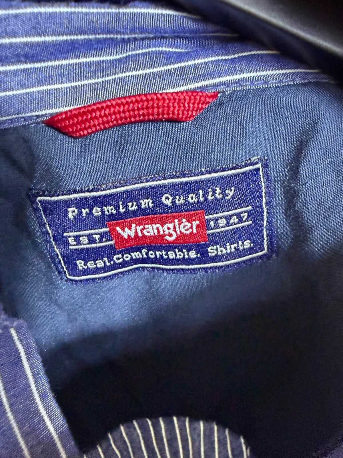 Wrangler Men's XL Blue Pinstripe Button Down Shirt - Wormhole Thrift