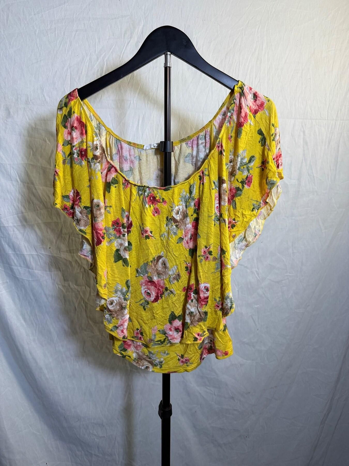 IT girl Women's Yellow Floral Off-Shoulder Flutter Sleeve Top Size L - Wormhole Thrift