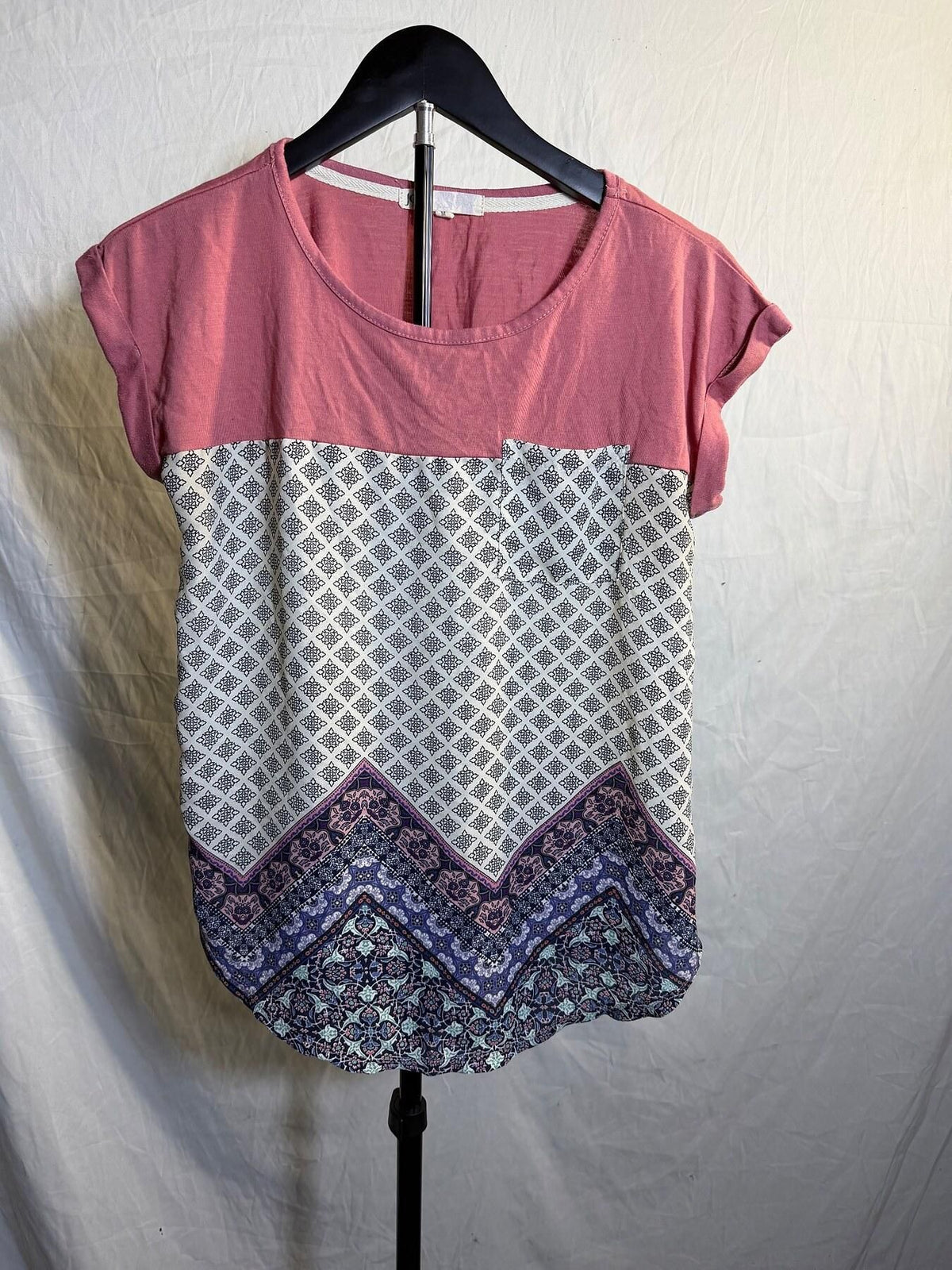 Jolt Women's Medium Pink Geometric Paisley Boho Short Sleeve Top Blouse - Wormhole Thrift
