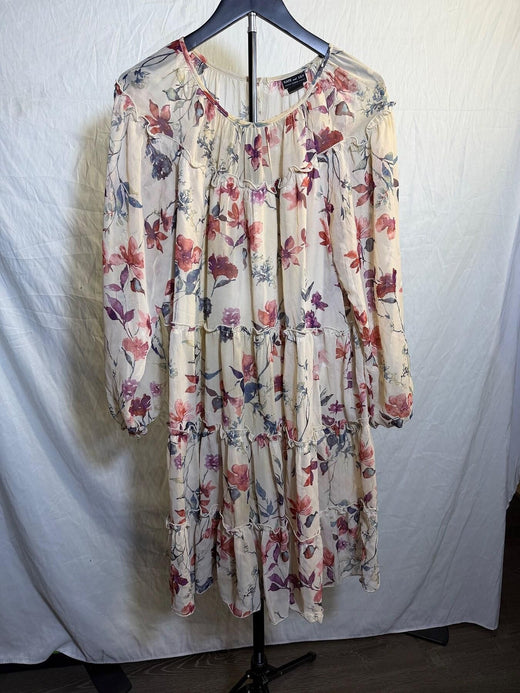 Kate and Lily Woman Floral Tiered Mini Dress Size 16W - Wormhole Thrift