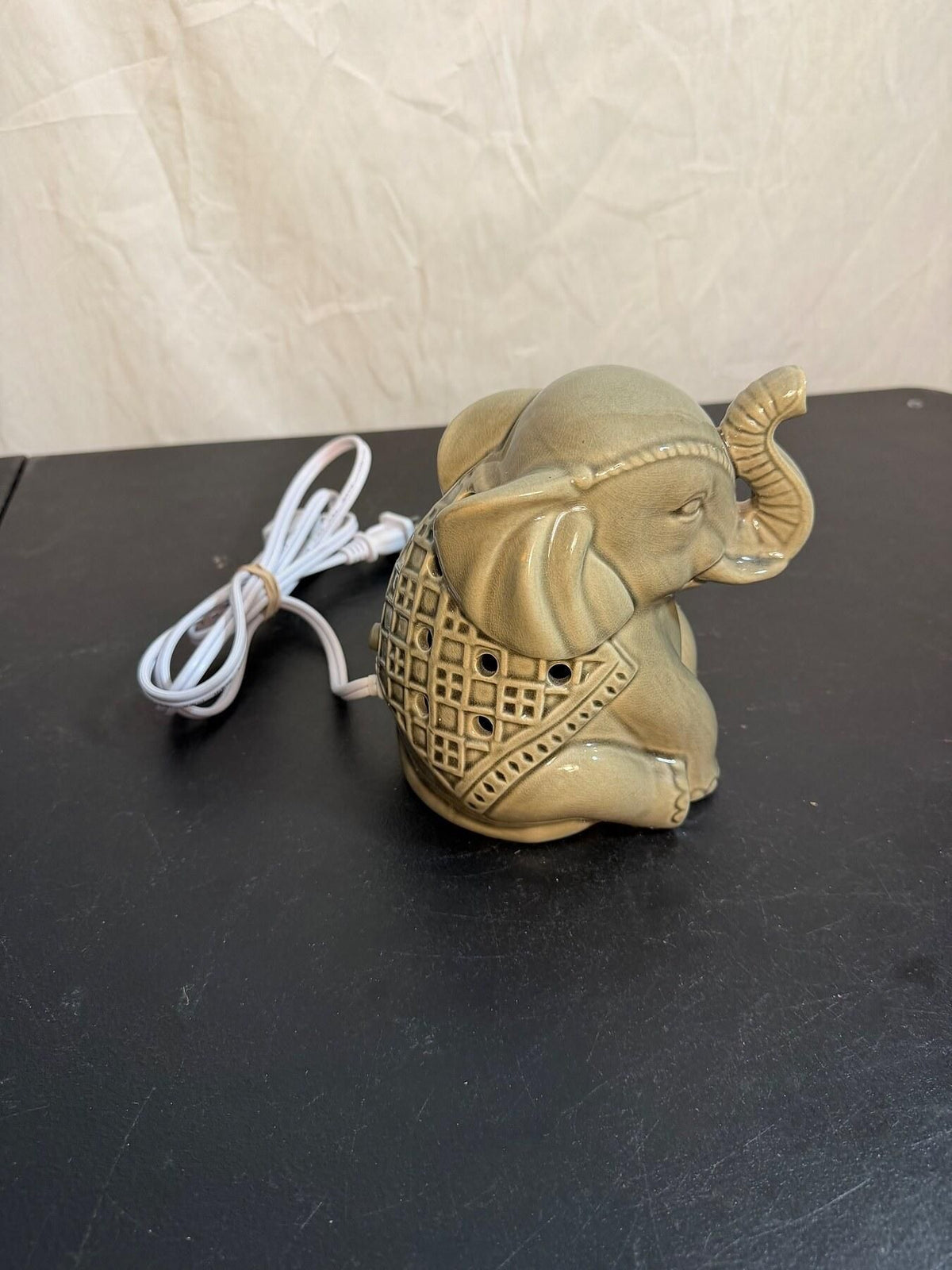 Ceramic Elephant Accent Lamp Nightlight Home Decor - Wormhole Thrift