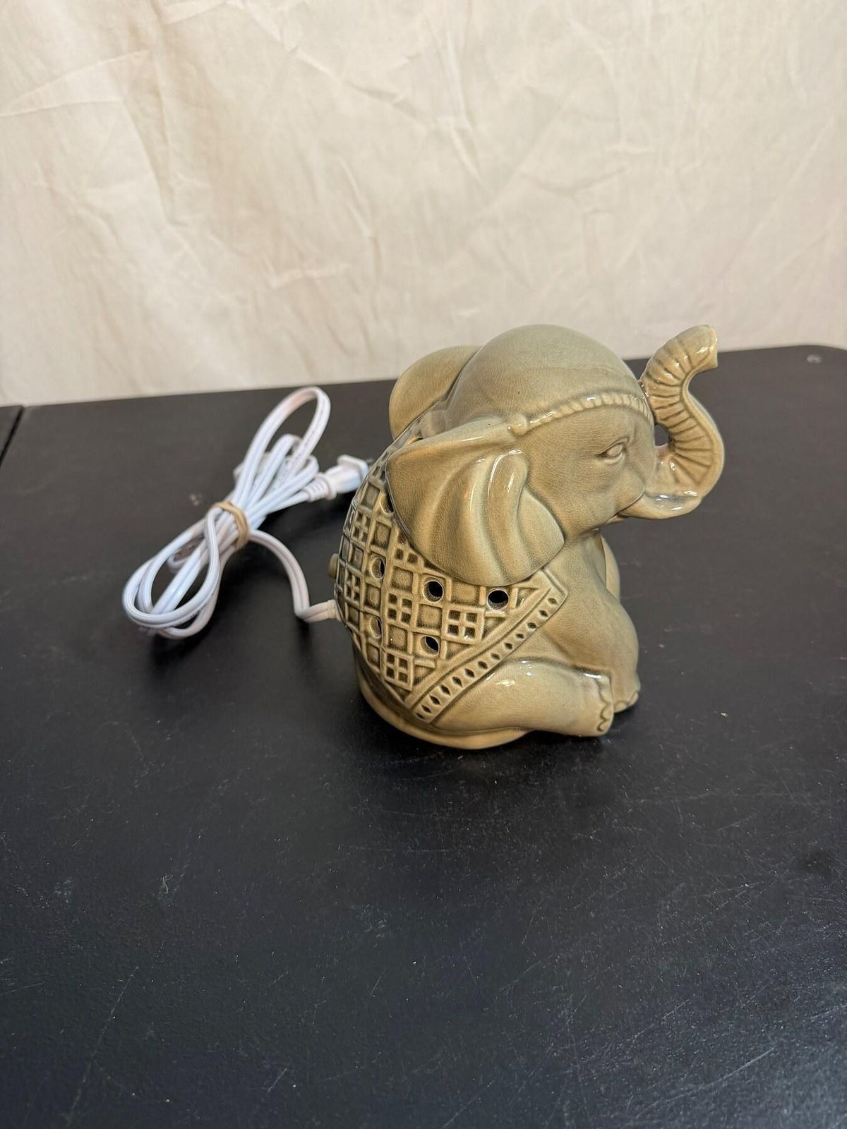 Ceramic Elephant Accent Lamp Nightlight Home Decor - Wormhole Thrift