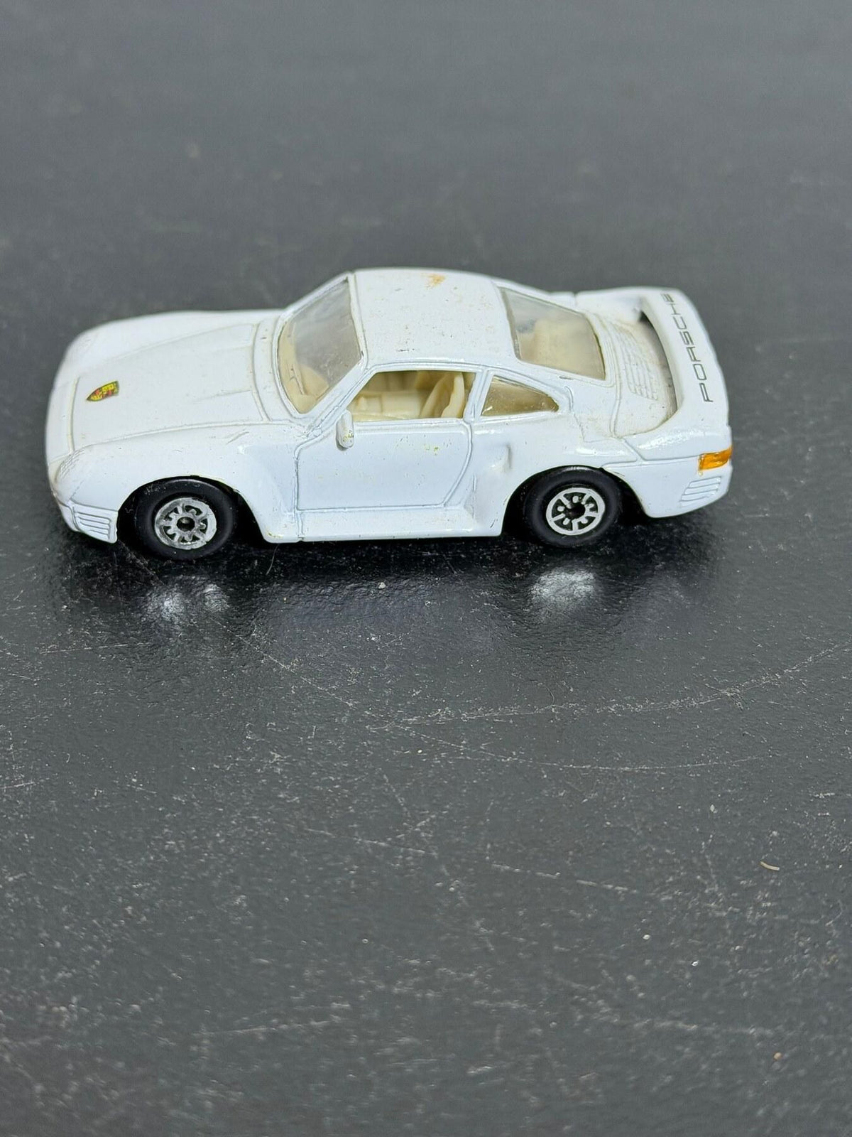 Vintage Maisto Porsche 959 White Diecast Toy Car - Wormhole Thrift