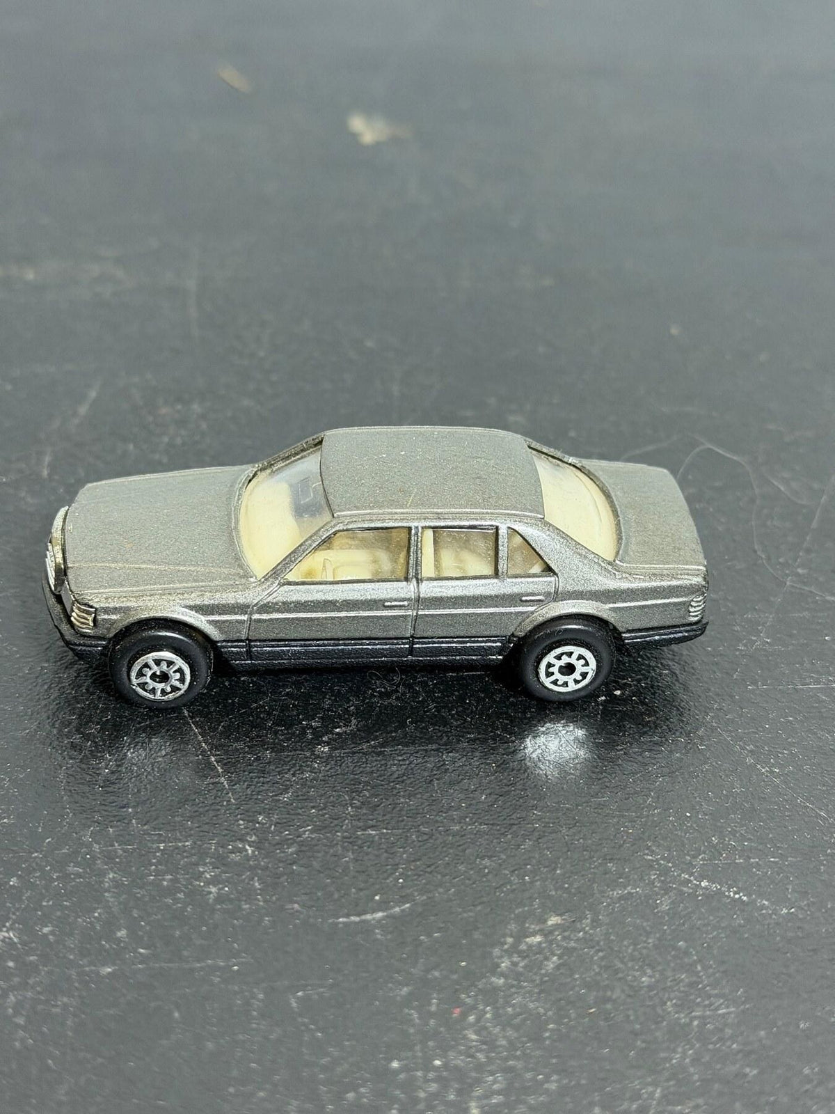 Vintage Maisto Mercedes-Benz 260 SEL Diecast Car Grey Sedan - Wormhole Thrift
