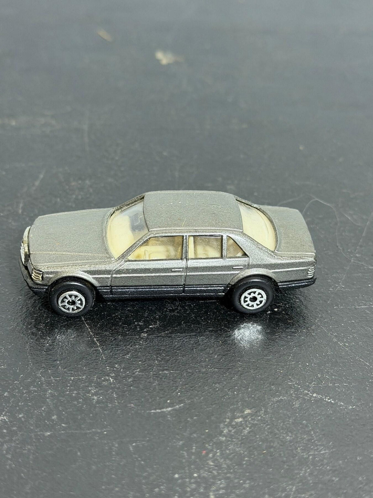 Vintage Maisto Mercedes-Benz 260 SEL Diecast Car Grey Sedan - Wormhole Thrift