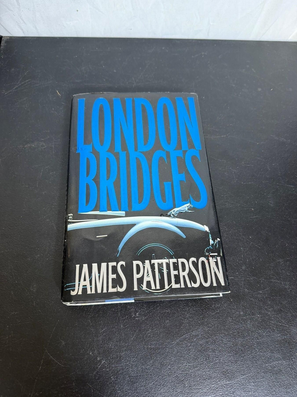Signed Hardcover London Bridges by James Patterson First Edition 2004 - Wormhole Thrift