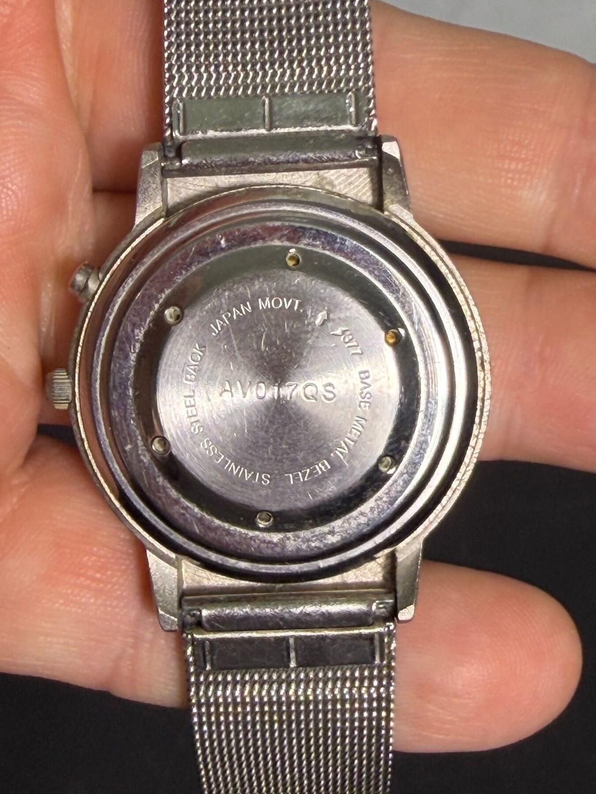 Vintage Silver Tone Kitten Motif Analog Watch with Stainless Steel Mesh Band - Wormhole Thrift