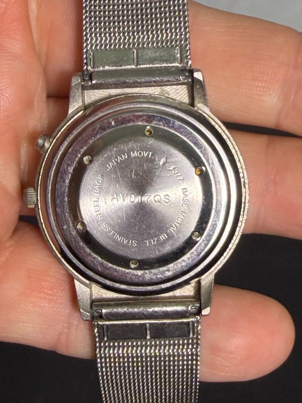 Vintage Silver Tone Kitten Motif Analog Watch with Stainless Steel Mesh Band - Wormhole Thrift