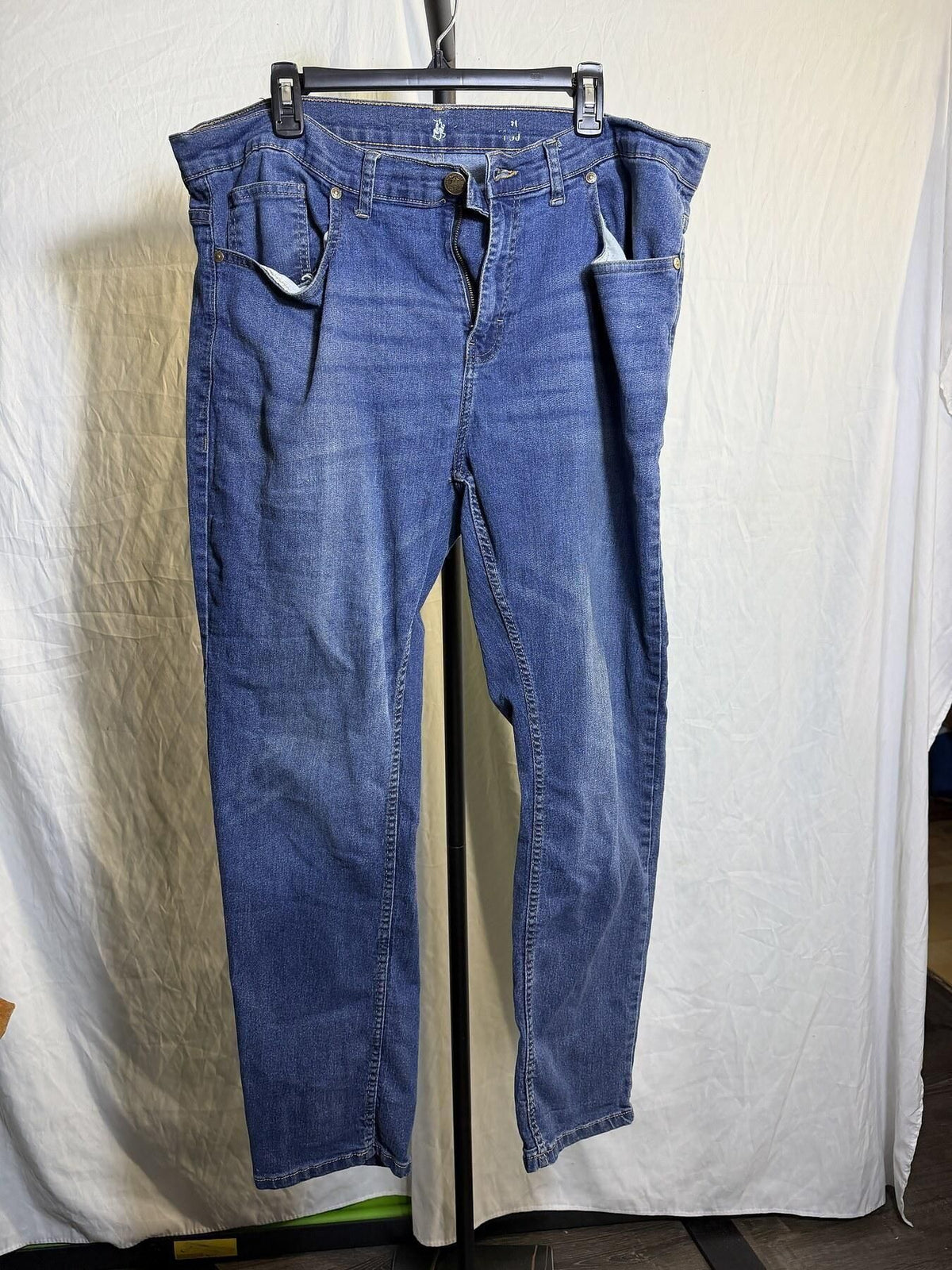 Beverly Hills Polo Club Men's Blue Denim Jeans Size 40x39 - Wormhole Thrift