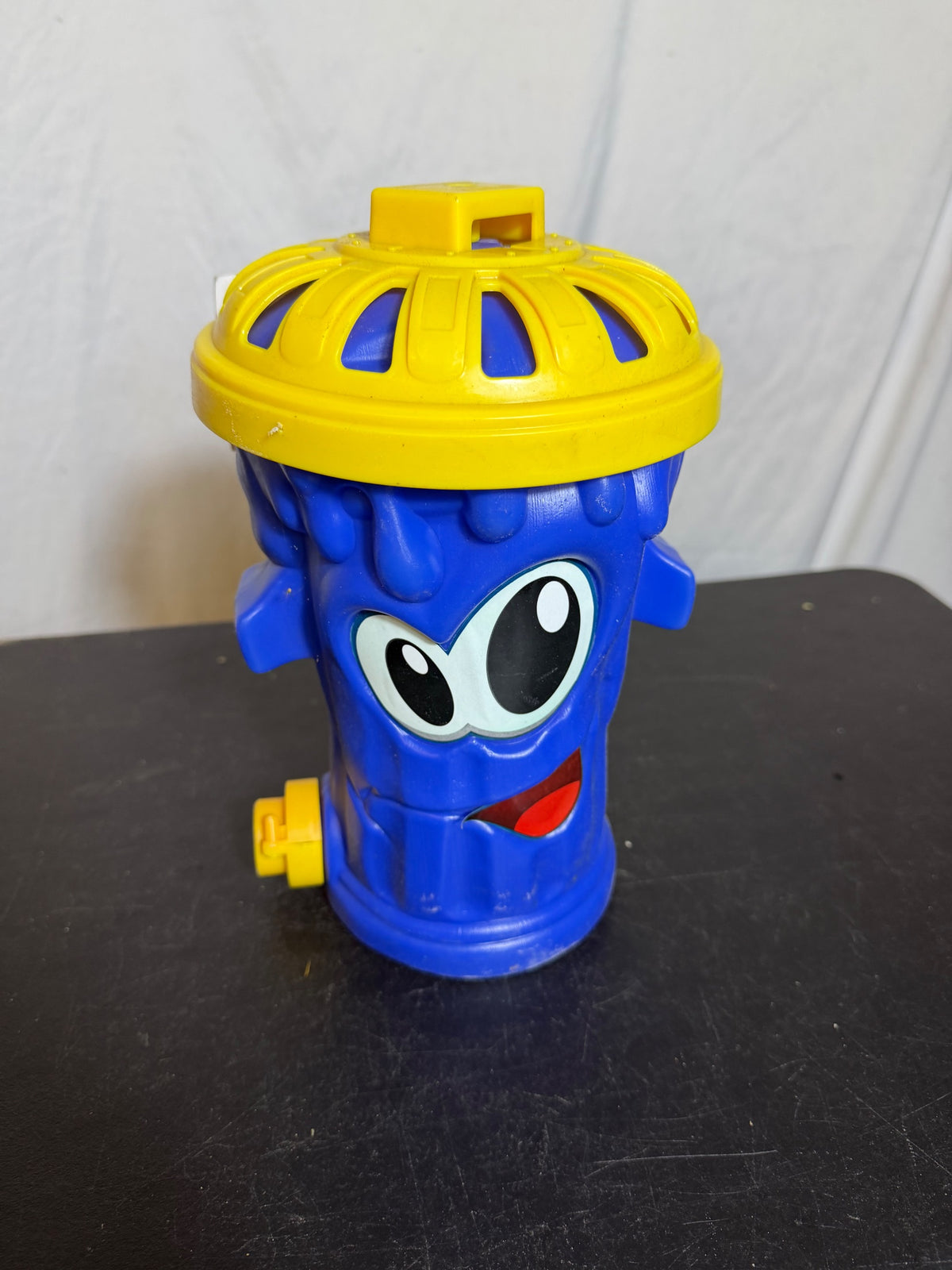 Midwood Brands Garbage Can Sprinkler Outdoor Water Toy Ages 3+ - Wormhole Thrift