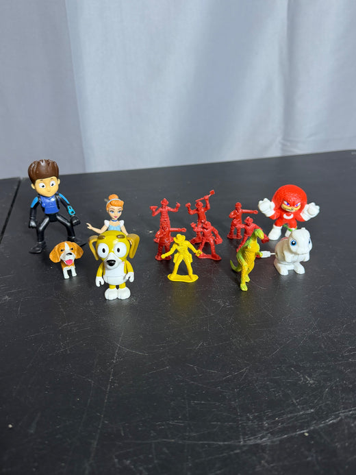 Mixed Lot Small Plastic Figures - Paw Patrol, Disney, Sonic, Army Men - Wormhole Thrift
